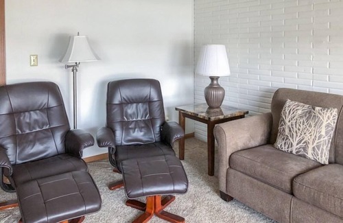 Sunrise Beach Condo | Lone Oak Point 03 - A Vintage Lake Vacation!