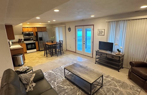 Leavenworth House | Lone Pine Haus Studio Downstairs Apt - 5 Minutes from Downtown Leavenworth