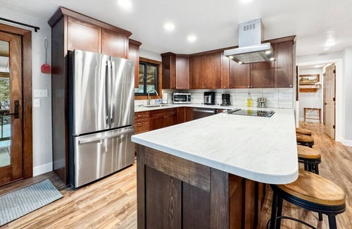 Cascade Apartment | Lone Pine Lookout .