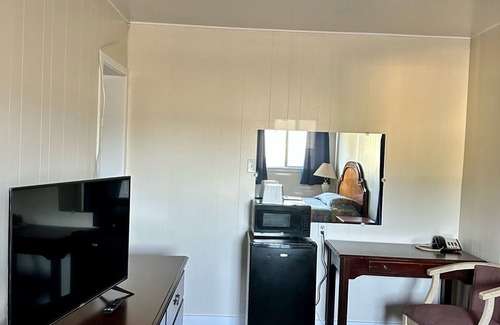 Garberville Hotel | Lone Pine Motel