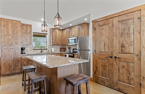 Fredericksburg Cabin | Lone Star Cabin No. 10