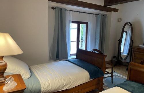 Hyds House | Longère Bourbonnaise Authentique près de Néris-les-Bains - FR-1-489-397