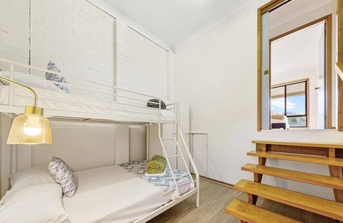 Long Jetty House | Long Jetty | Waterfront Guest House