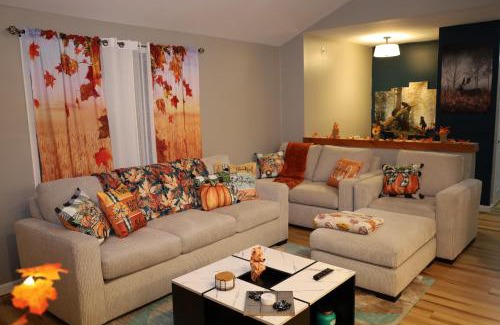 Long Pond House | Long pond, Pocono pines quiet & cozy!Kalahari 8mins