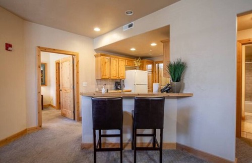 Kimball Junction Condo | Long term oasis - near trails, eateries and shops