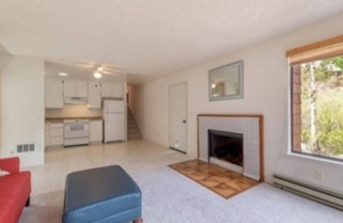 Truckee House | Long-Term, Pet Friendly, 2BR/1.5 BA in Tahoe Donner