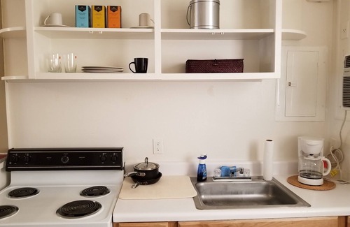 San Marco Condo | Long- Term/Short- Term San Marco Stay 5 min to downtown