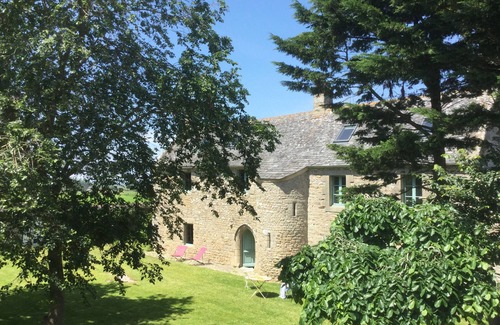 Cleder House | Longère, outbuilding of a charming manor house 4 km from Kerfissien beach