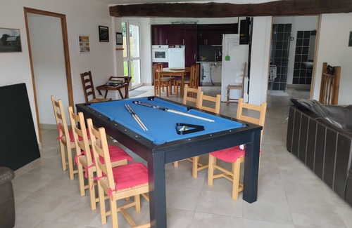 Ambon House | Longère PMR in dead-end enclosed garden. 15 minutes from the beaches and Golf du Morbihan