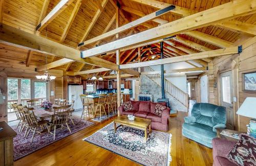 Livingston House | Longview Lodge