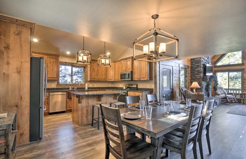 Mammoth Creek House | Longview Lodge with Furnished Deck and Fire Pit!