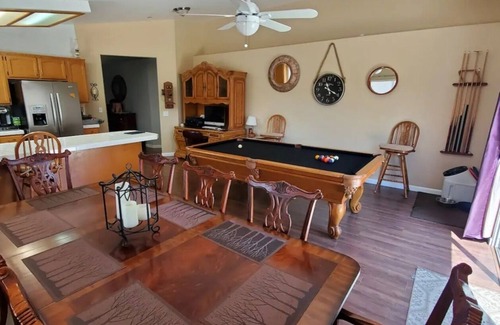 Riverside House | LOOK! Centrally located, large clean house, big yard, friendly dogs welcome