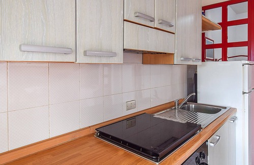 Botricello Apartment | Look forward to a beautiful view of the countryside on vacation in this vacation apartment.