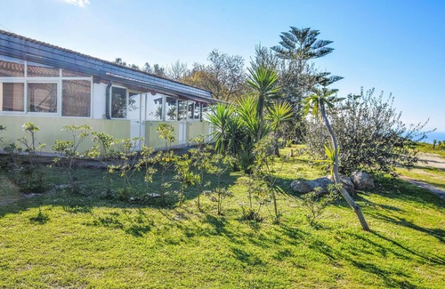 Zambrone House | Look forward to a few unforgettable days of vacation in Zambrone.
