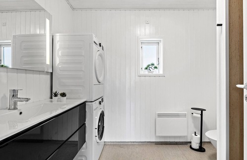 Ans House | Look forward to a wonderful vacation in this beautifully situated vacation home.