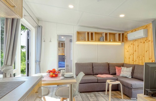 Wemding House | Look forward to an eventful vacation close to nature in the Tiny Haus at the Camping Park Wemding!