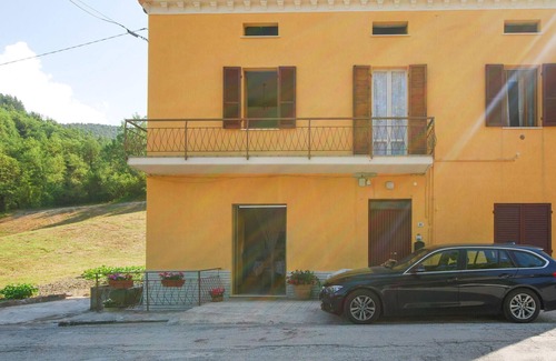 Furlo House | Look forward to an idyllically situated vacation home with a magnificent view.