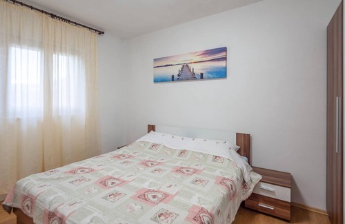 Zagvozd House | Look forward to outdoor wellness in this comfortable and child-friendly vacation home with pool!