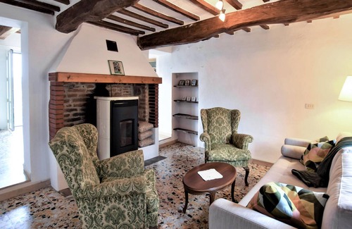 Casalini House | Look forward to the vacation in the cottage surrounded by beautiful nature.