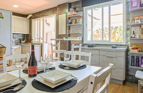 Lucena House | Look forward to your artistic vacation home in Lucena.