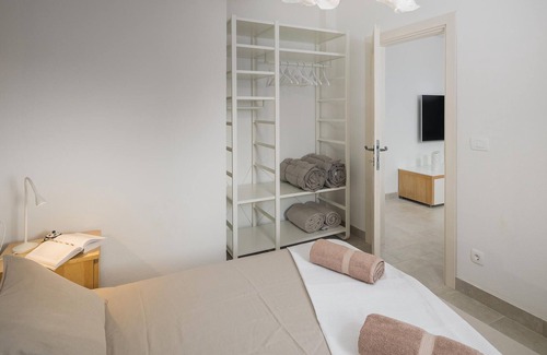 Krizine House | Look forward to your vacation in the house by the sea.