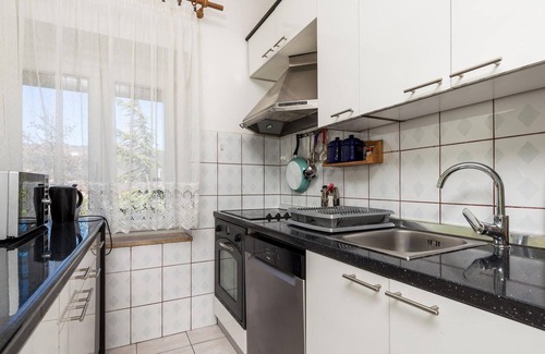 Drazice Apartment | Look forward to your vacation in this comfortable apartment in a quiet location.