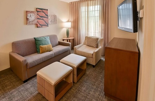 Plantation Resort | Look No Further! 3 Spacious Suites w/Full Kitchen, Outdoor Pool, Free Breakfast