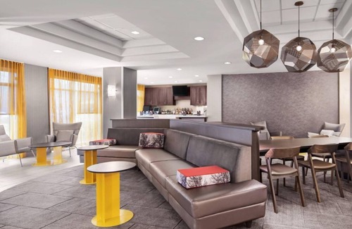 Southeast Houston House | Look No Further! FREE Parking and On-site Pool, Near Gulfgate Shopping Center!