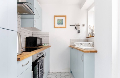 Brixham House | Look Out to Sea From Winkle Cottage