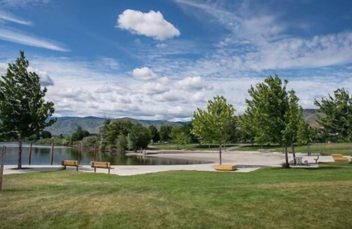 Wenatchee House | Looking for a Peaceful Location? Quiet Room w/ Large Window, Fantastic View