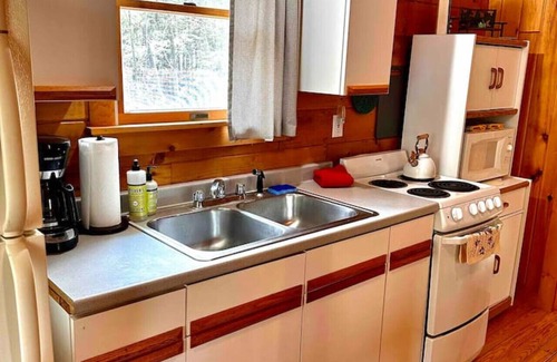 Beaver Cove Cabin | Loon Dream - Waterfront-ATV & Snowmobile Access