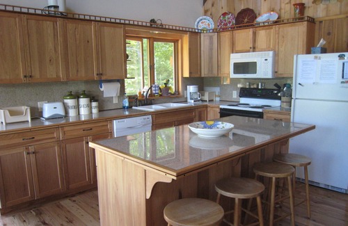 Chester Shores Ski Chalet | Loon Lake, Chestertown - Spotless, bright chalet, sleeps 6-8, near public beach