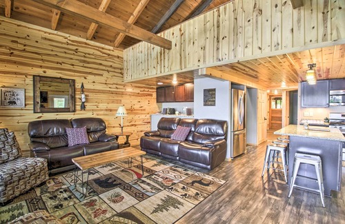 Pequot Lakes Cabin | Loon Lake Lodge' w/Dock, Sauna & Hot Tub!