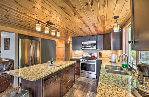 Pequot Lakes Cabin | Loon Lake Lodge' w/Dock, Sauna & Hot Tub!