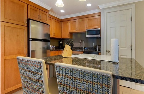 Lincoln Hotel | Loon Mountain in your backyard overlooking the Pemigiwasset River 1170 sq feet.