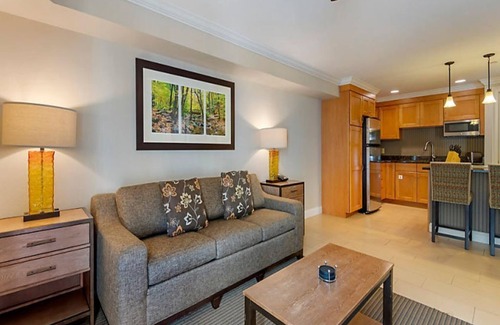 Lincoln Hotel | Loon Mountain in your backyard overlooking the Pemigiwasset River 1170 sq feet.