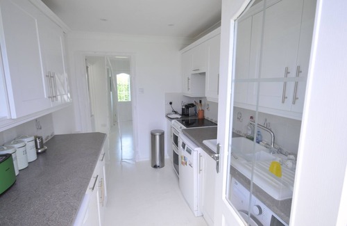 Camber House | Looney Dunes, Camber - 1 min to sand dunes, 2 sunny gardens, 3 bedrooms
