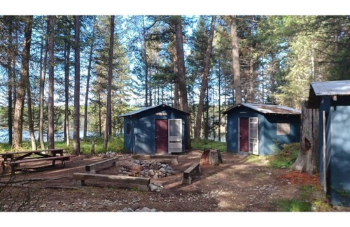 Olney RV Rental | Loons Nest Cabin 3 / 2 Twins