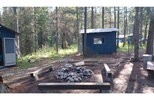 Olney RV Rental | Loons Nest Cabin 3 / 2 Twins