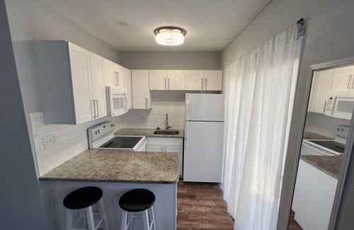 Bay Crest Park Apartment | Lopez Place