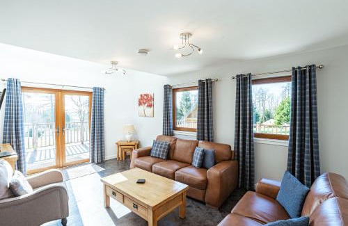 Newton Stewart Ski Chalet | Lord Galloway 34 with Hot Tub