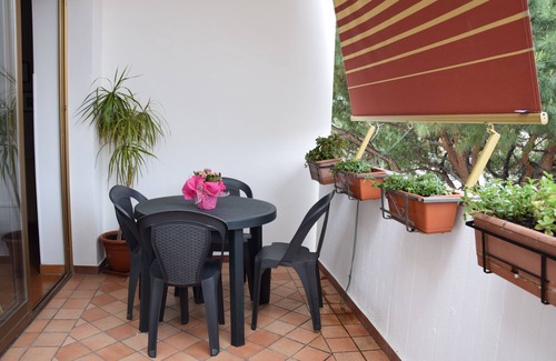 Quartiere XXXIII Lido di Ostia Ponente Apartment | Loretta's place! A modern, cozy, quiet and bright apartment