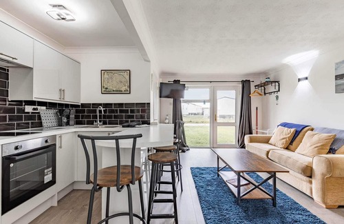 Hunstanton Ski Chalet | Lorna Doone | Holiday Home by Hunstanton Beach!