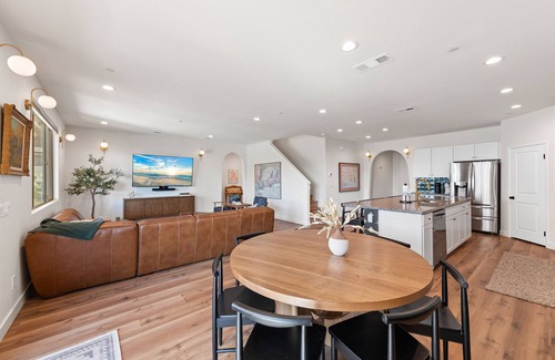 Coachella House | Los Arcos- 7 bedrooom, sleeps 19 Pool Home