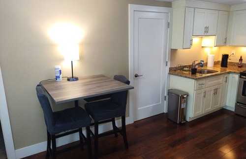 Los Gatos House | Los Gatos Retreat in SF BayareanIndependent furnished 1 bed/1 bath for 3 guests