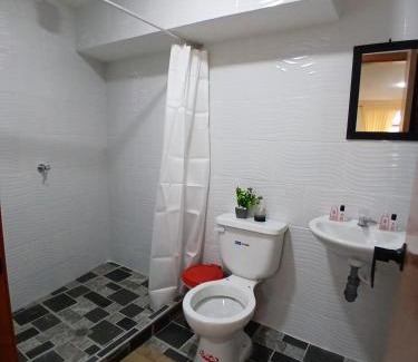 Aquitania Hotel | Los Geranios Hospedaje