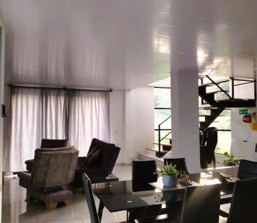 Tauramena House | Los Potrillos I, Linda cabaña moderna y tranquila, Cerca al centro