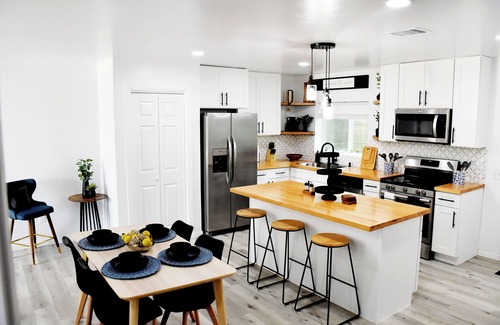 Camp Swift House | Lost Pines Escape in Bastrop-2 bedroom 1.5 bathn28 mls to Circuit of Americas F1