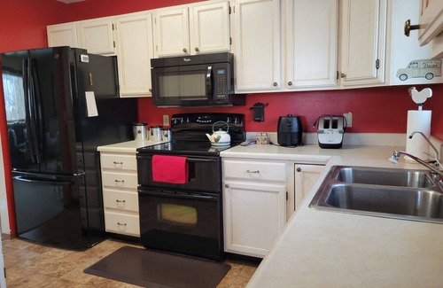 Gardiner Apartment | Lost Pines Guesthouse - Beautiful views and only 5 minutes to Yellowstone Park