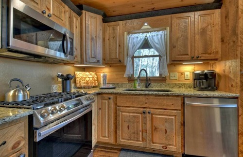 Cherry Log Cabin | Lost Shepherds Lodge | Book 3 Nights Get 4th Free!